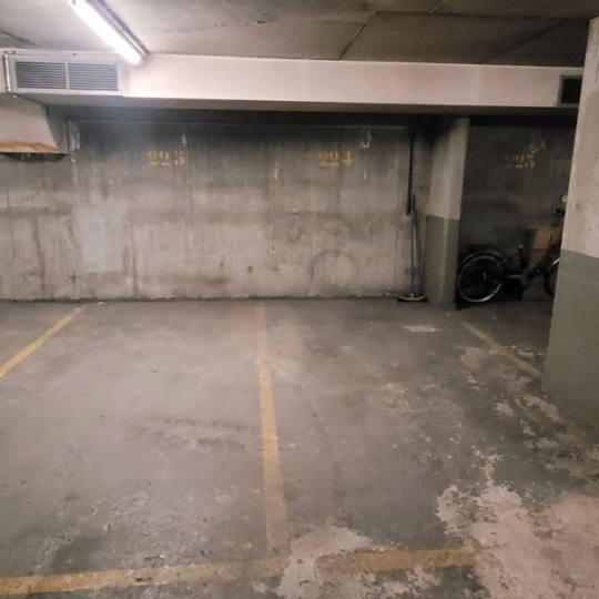  Annonces VILLEJUIF : Parking | PARIS (75016) | 17 m2 | 60 000 € 