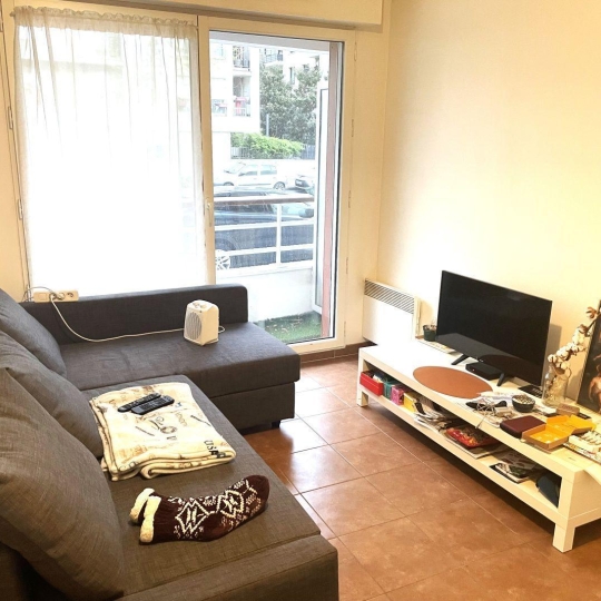  Annonces VILLEJUIF : Appartement | ISSY-LES-MOULINEAUX (92130) | 31 m2 | 1 036 € 