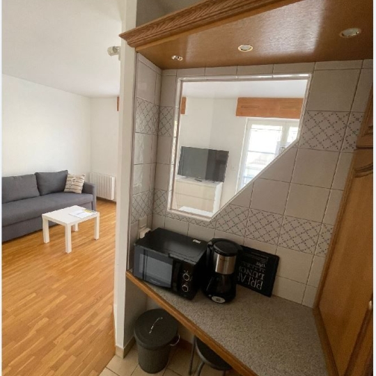  Annonces VILLEJUIF : Apartment | CHARENTON-LE-PONT (94220) | 27 m2 | 1 050 € 