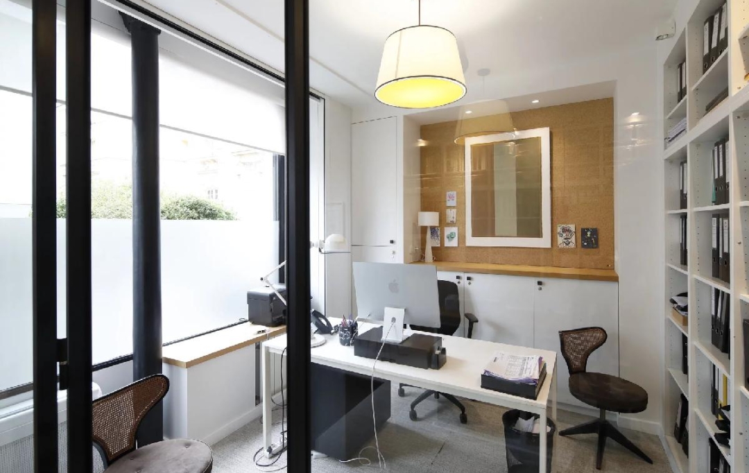 Annonces VILLEJUIF : Local / Bureau | PARIS (75011) | 153 m2 | 1 989 620 € 