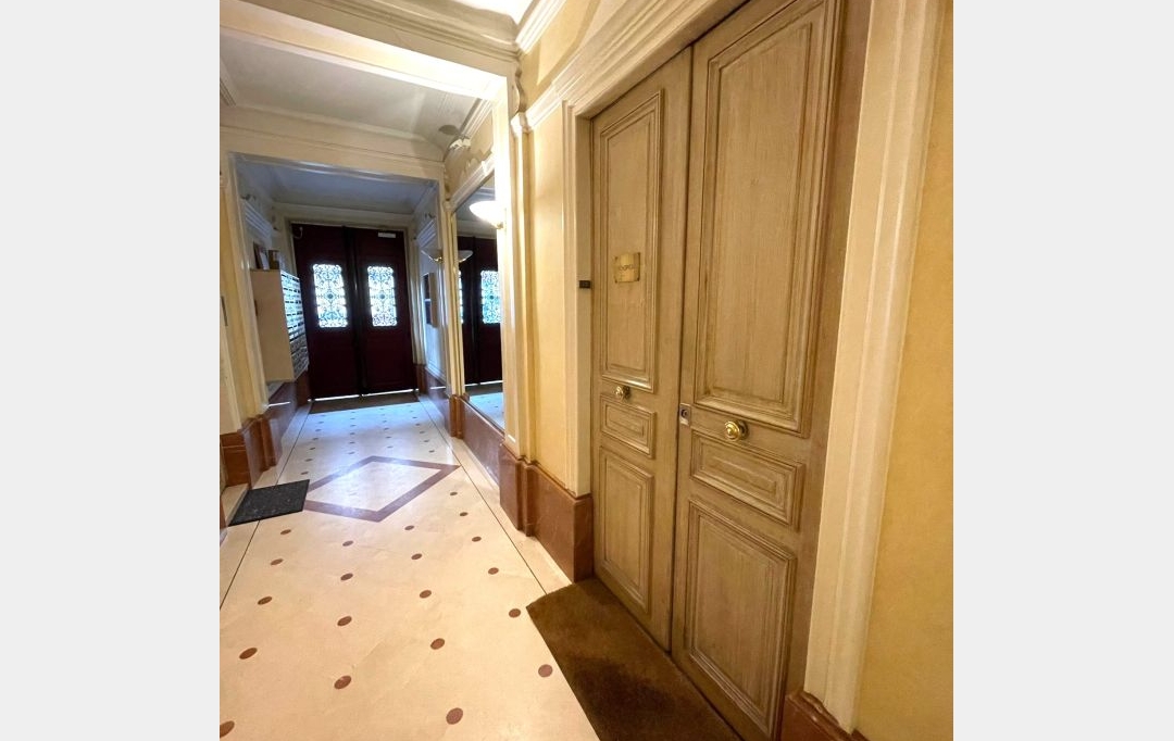 Annonces VILLEJUIF : Appartement | PARIS (75007) | 24 m2 | 273 000 € 