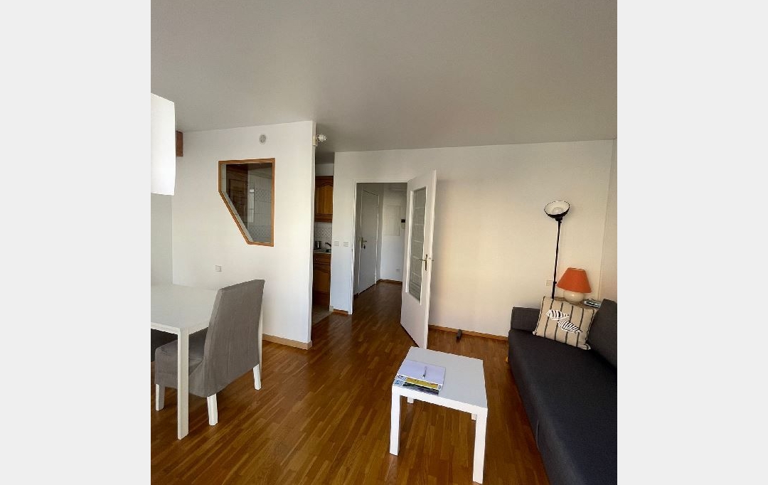 Annonces VILLEJUIF : Apartment | CHARENTON-LE-PONT (94220) | 27 m2 | 1 050 € 