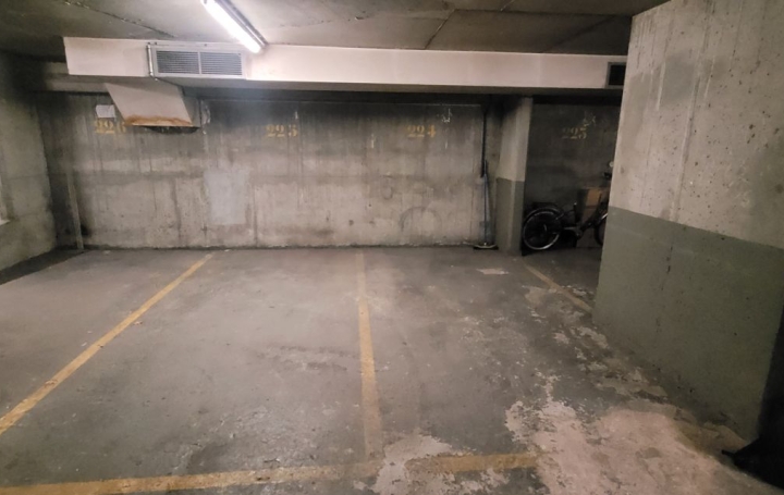  Annonces VILLEJUIF Parking | PARIS (75016) | 17 m2 | 60 000 € 